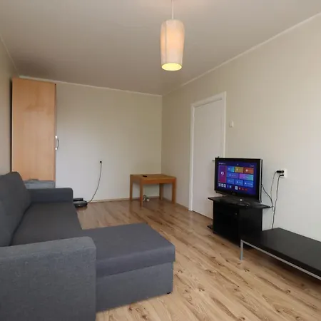 Apartamento Song Festival Apartment, 5-10 Min From Bus/airport Tallin